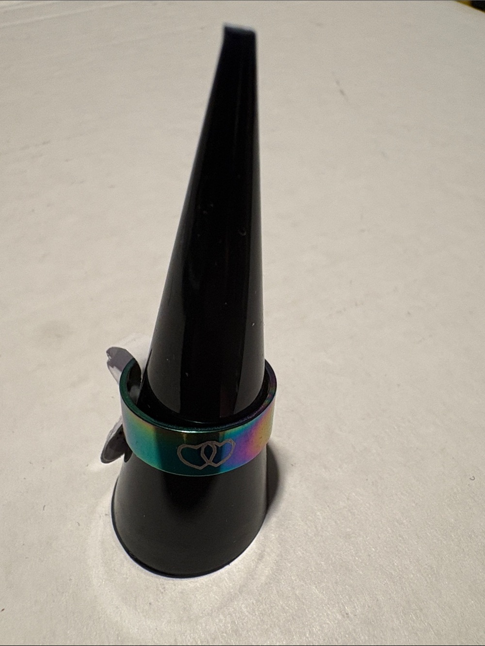 Iridescent Rainbow Heart Ring Band Steel 7.5 Green Purple Pink - Picture 2 of 4